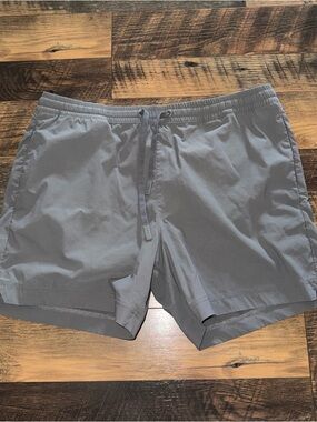 Cuts Clothing Men’s Flat Front Shorts in Light Gray